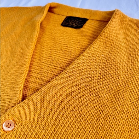 The Men's Store Yellow vintage Cardigan Sweater V-Neck Knit NWOT - Picture 2 of 9